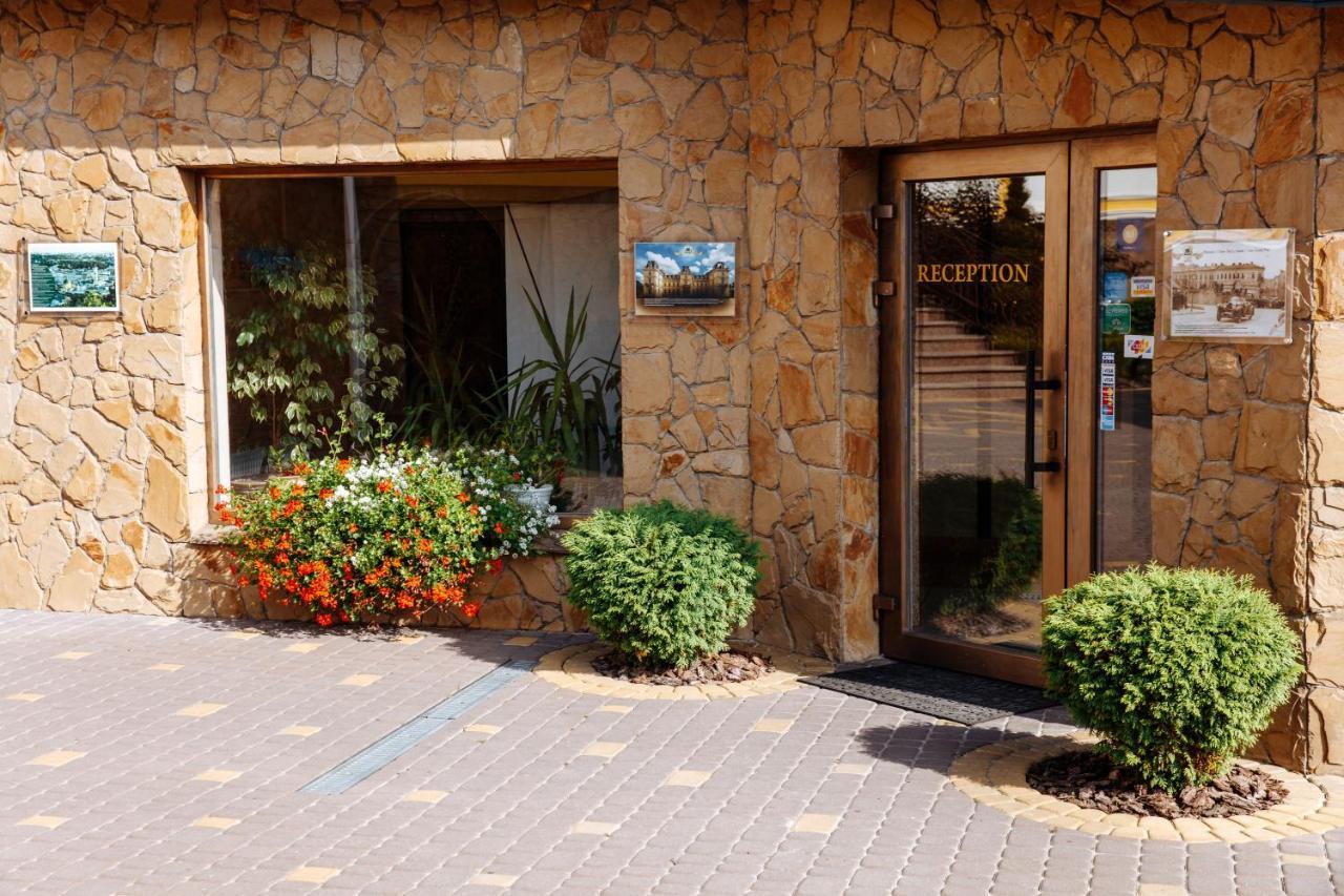 Hotel Argo Leópolis Exterior foto